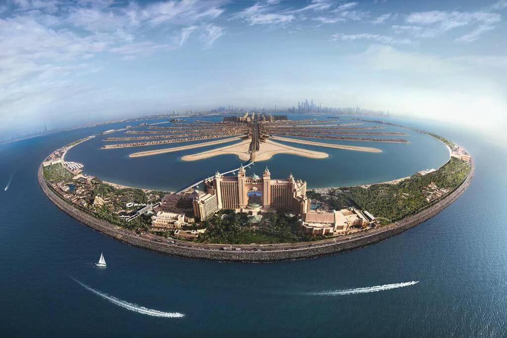 Fantastical Palm & Arabian Sea View Marina Apartment *