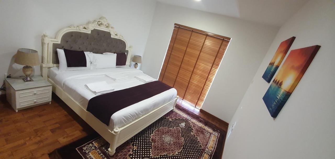 Fantastical Palm & Arabian Sea View Marina